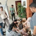 Jalin Silaturahmi, Kapolres Pasuruan Bagikan Daging Kurban kepada Insan Pers