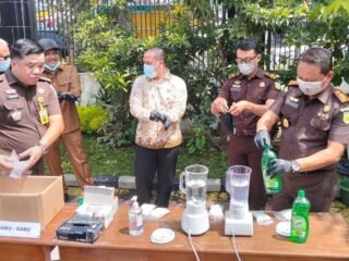 Forkopimda Hadir Saat Kejari Pasuruan Musnahkan Barang Bukti Kejahatan