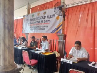 "Program Unggulan PTSL Berjalan Lancar di Randupitu, 400 Sertifikat Dibagikan Hari Ini"